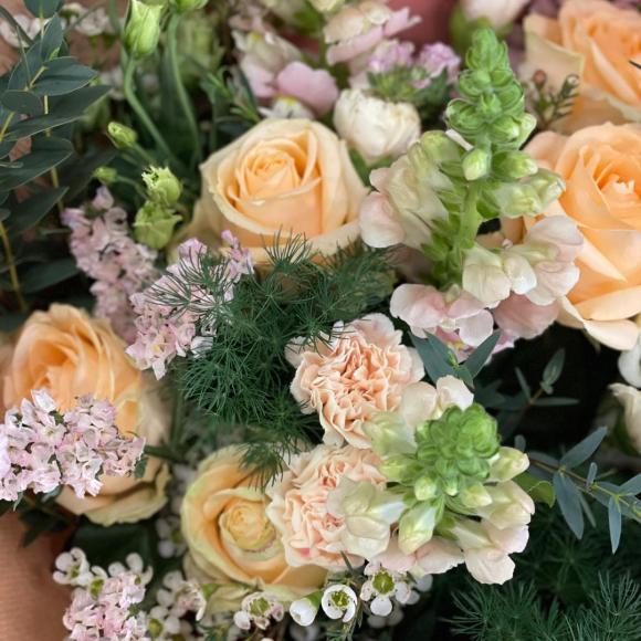 Boeket Valentijn zachte kleuren